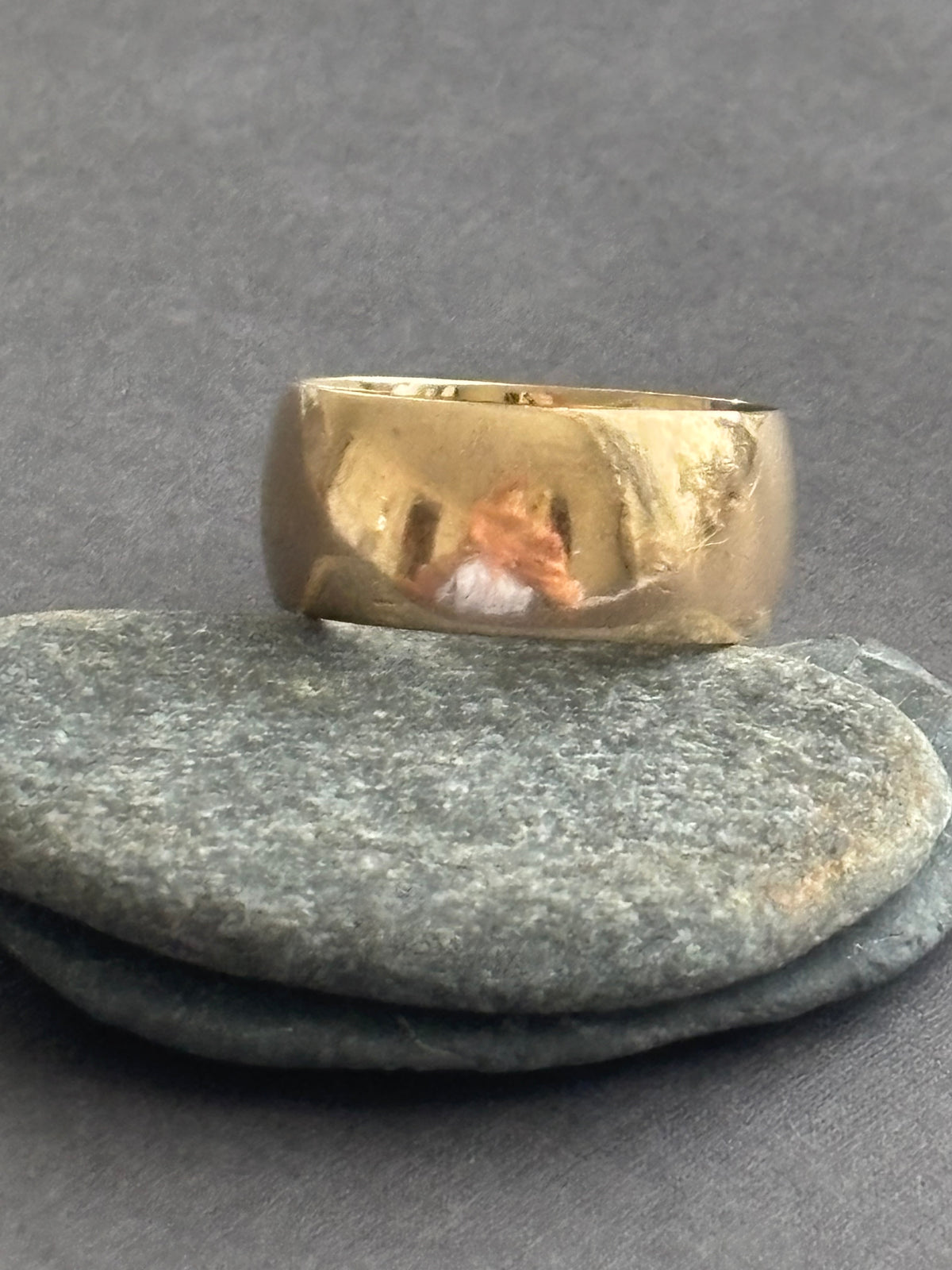 Vintage 9k Gold Wide Band Ring