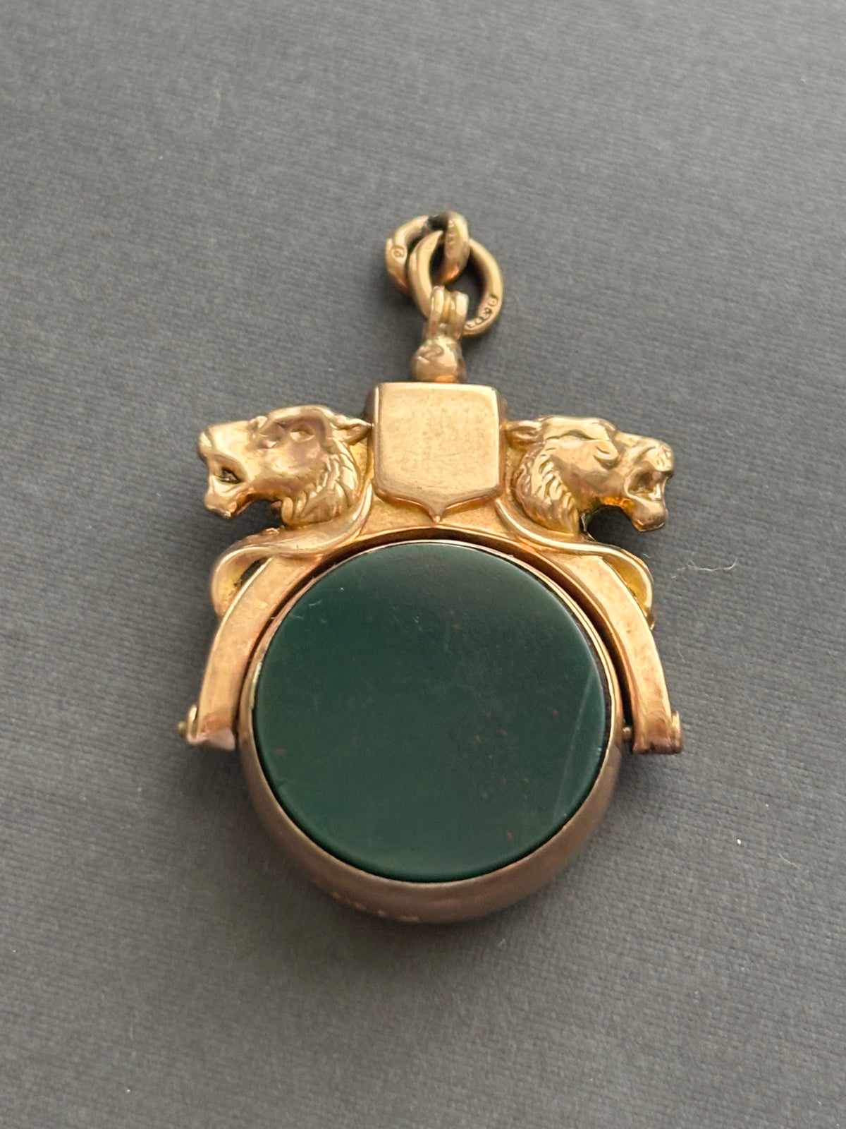 Vintage 9k Gold Lion Spinner Charm Bloodstone / Chalcedony