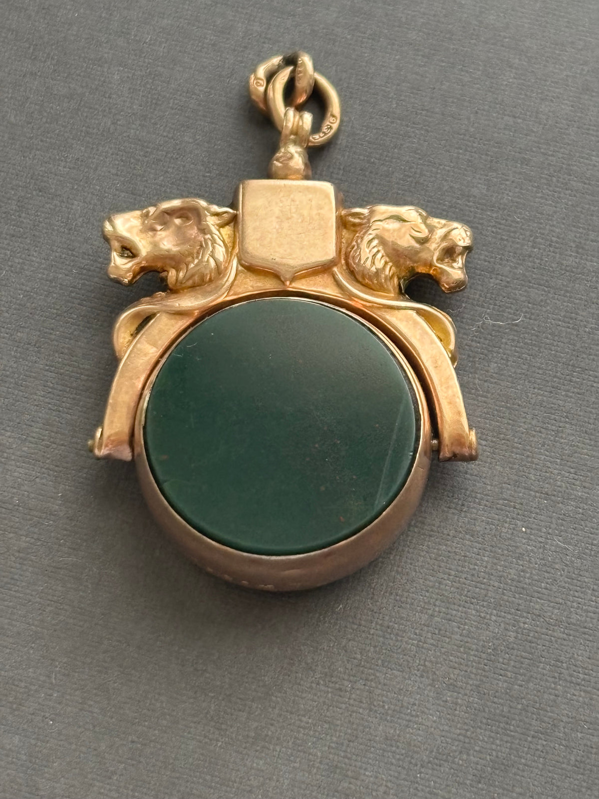 Vintage 9k Gold Lion Spinner Charm Bloodstone / Chalcedony