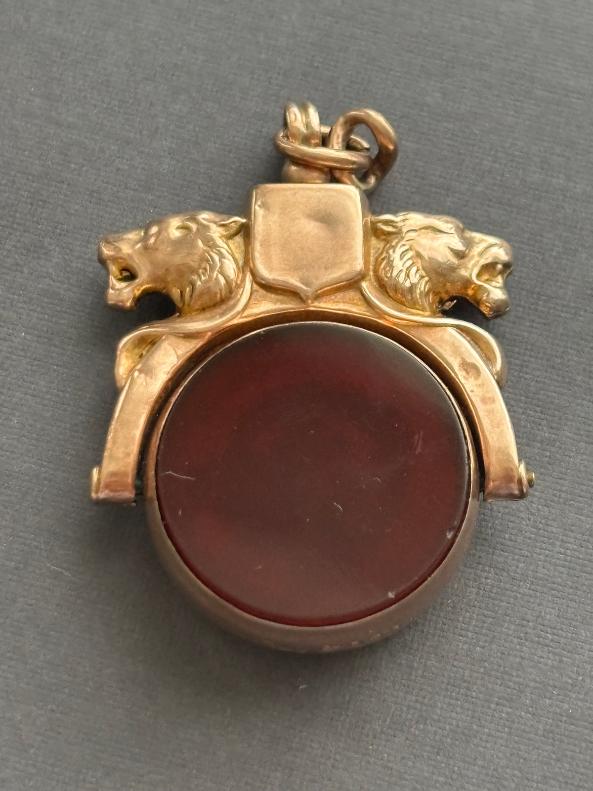 Vintage 9k Gold Lion Spinner Charm Bloodstone / Chalcedony