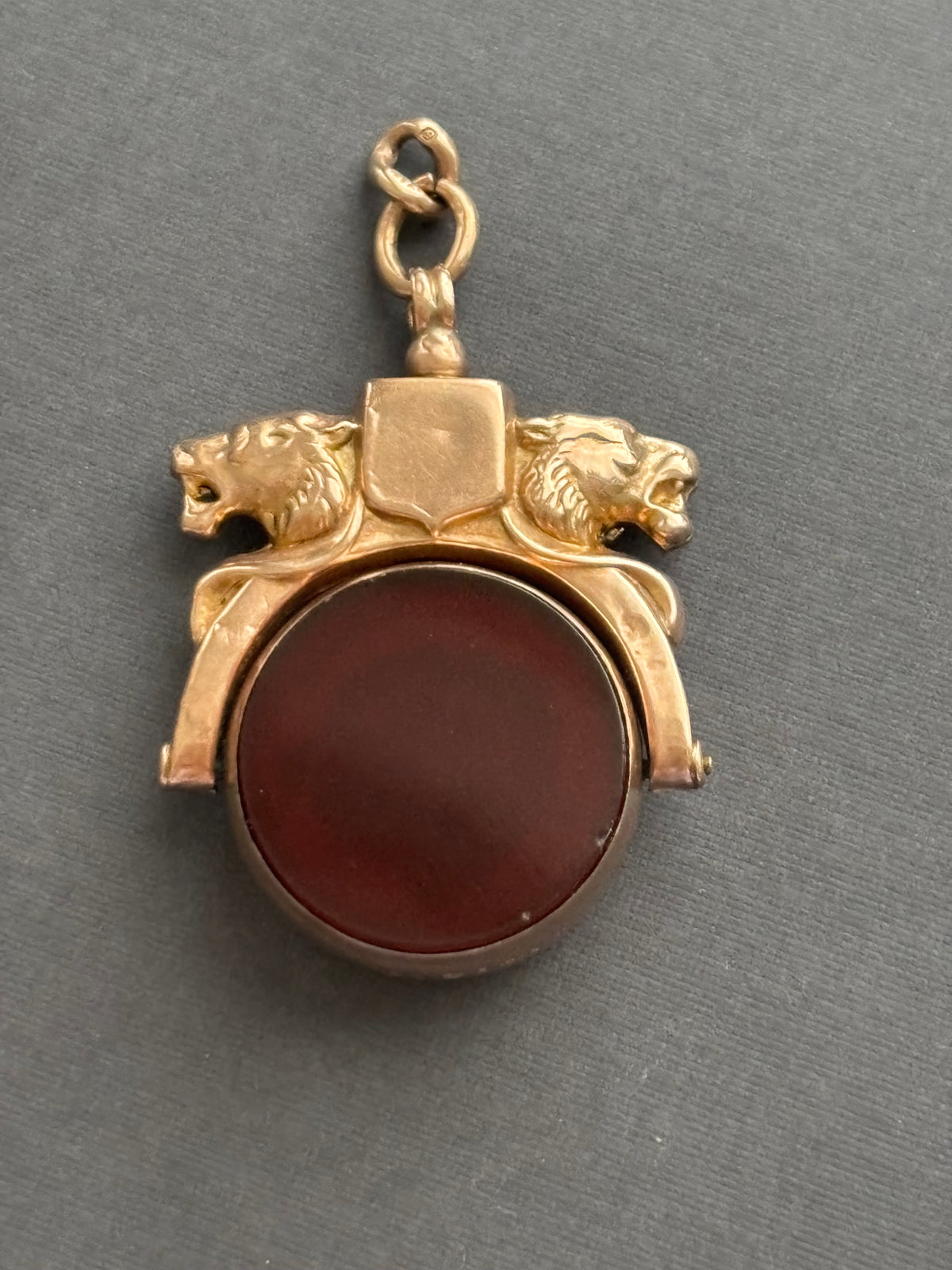 Vintage 9k Gold Lion Spinner Charm Bloodstone / Chalcedony