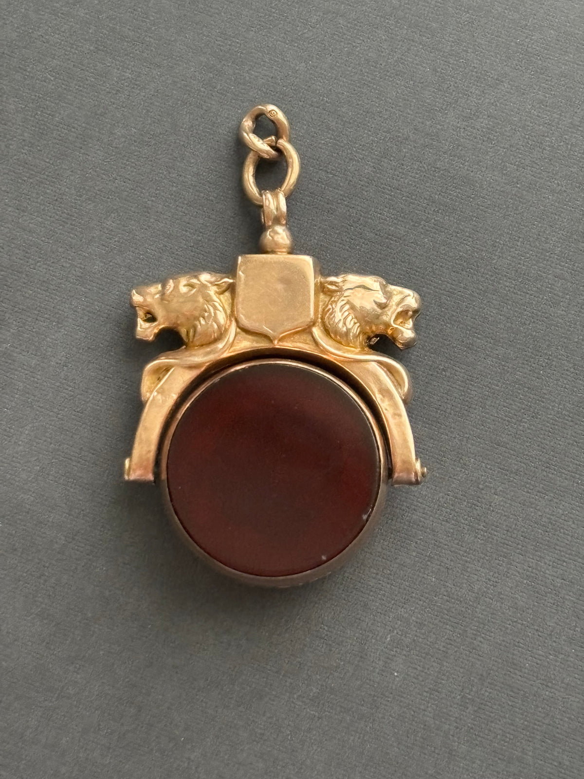 Vintage 9k Gold Lion Spinner Charm Bloodstone / Chalcedony