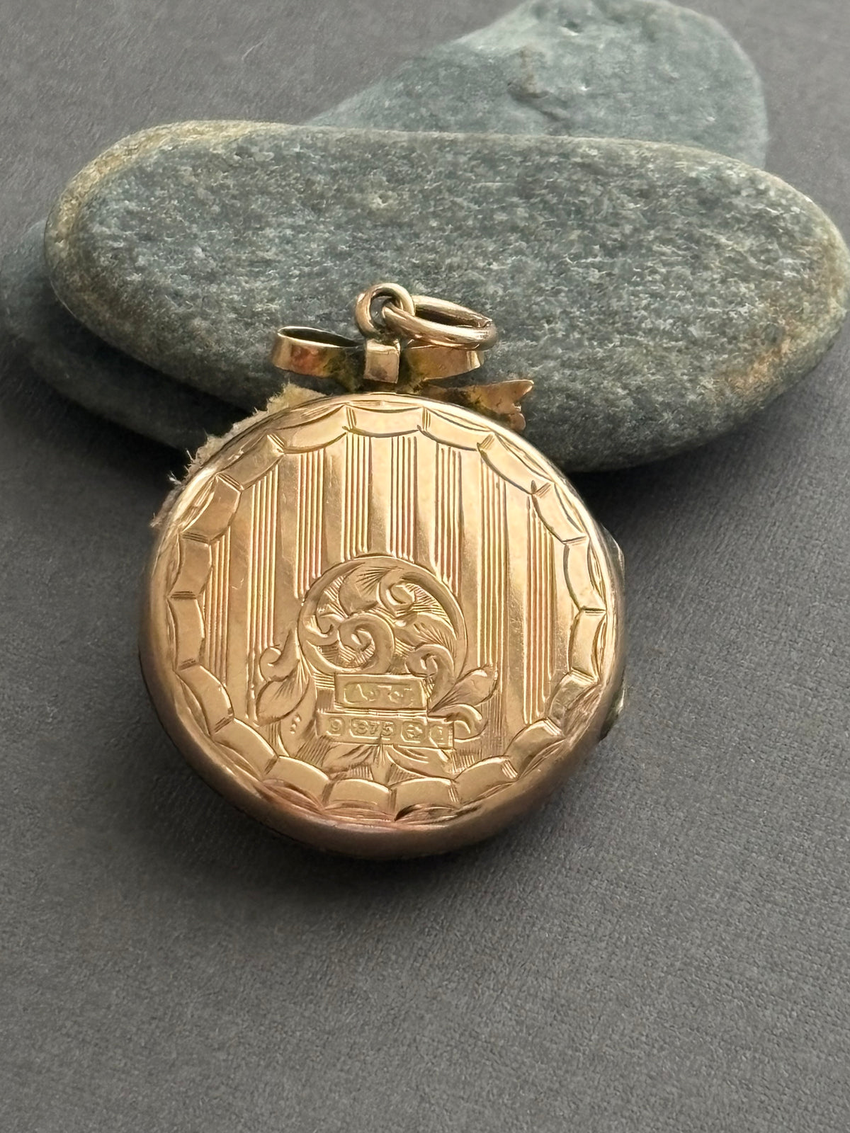 Antique 9k Gold Engraved Pendant — 1908-09