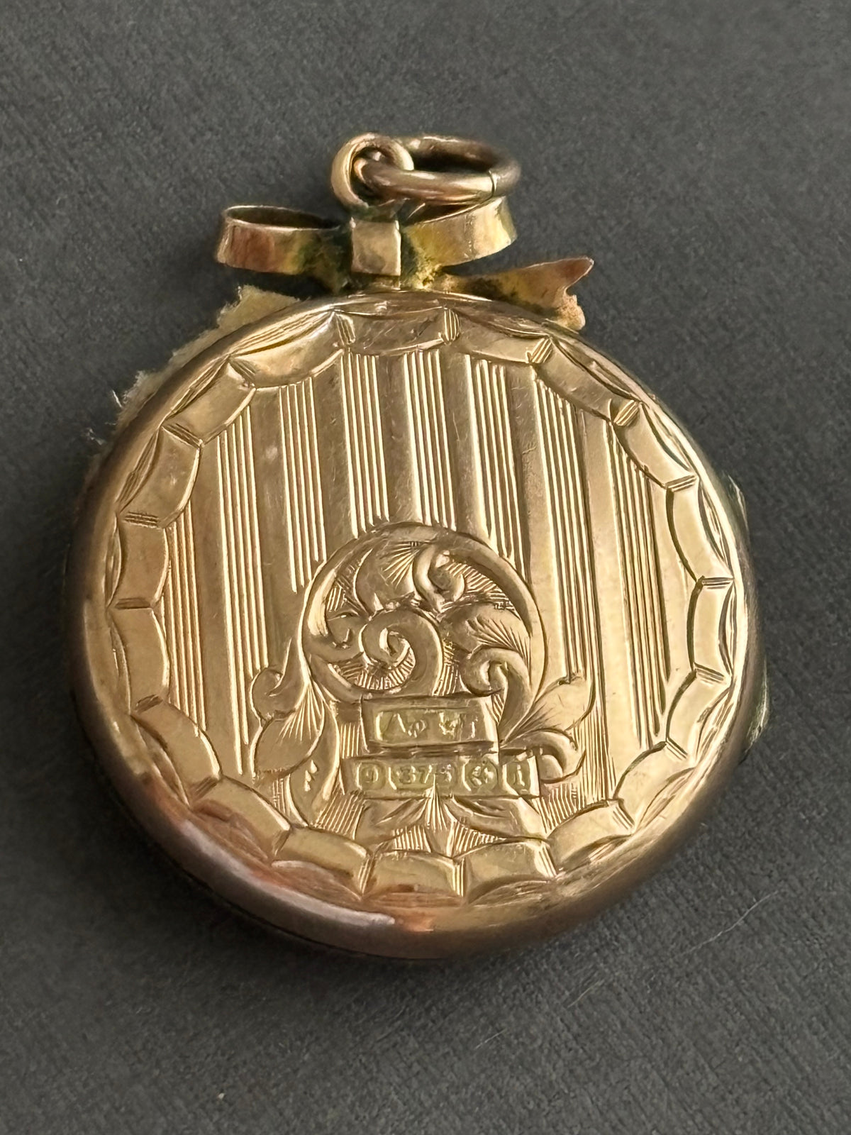 Antique 9k Gold Engraved Pendant — 1908-09