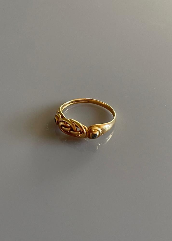 Antique 18k Gold Knot Ring with Sapphires