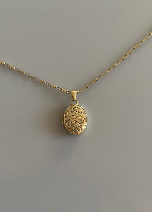 Vintage 9k Gold Chain with Engraved Locket