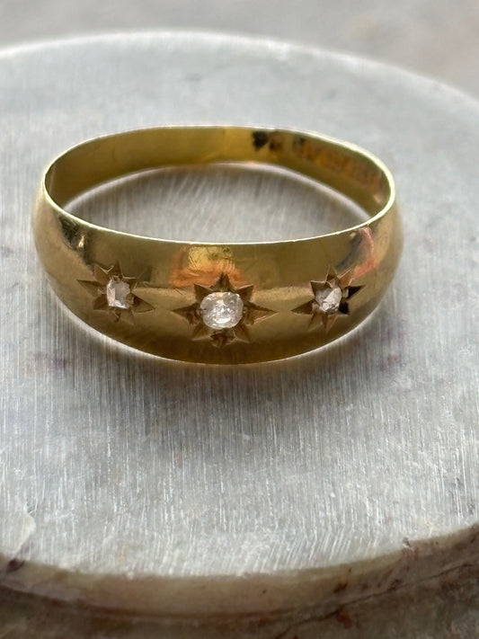 Vintage 18k Gold Three Diamond Gypset Ring