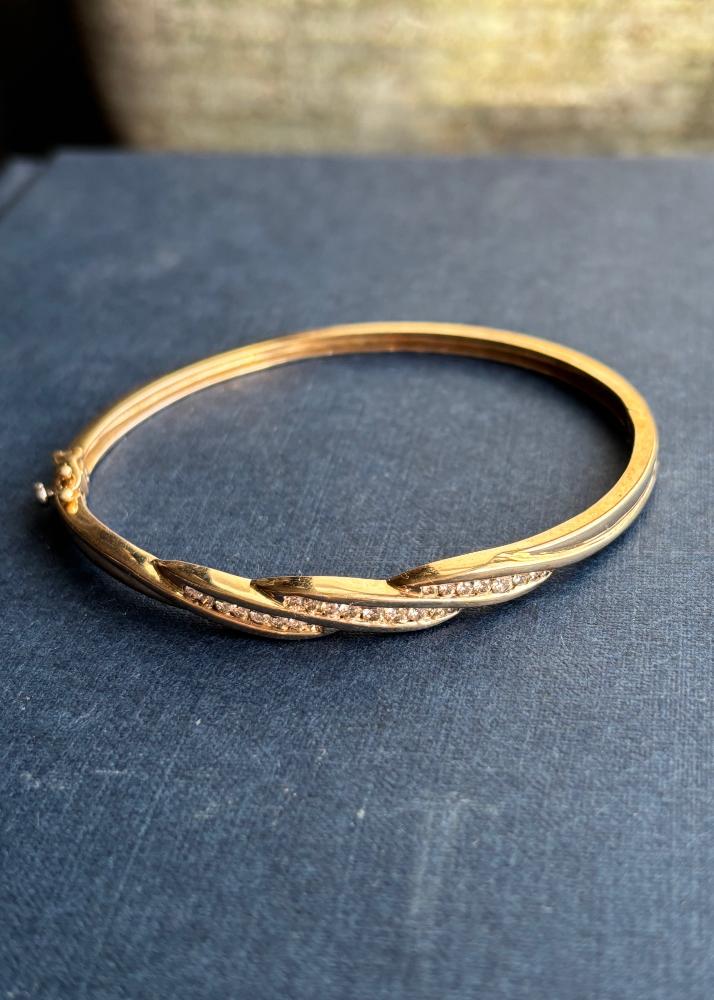 9k Gold and Diamond Elegant Twist Bangle / Bracelet