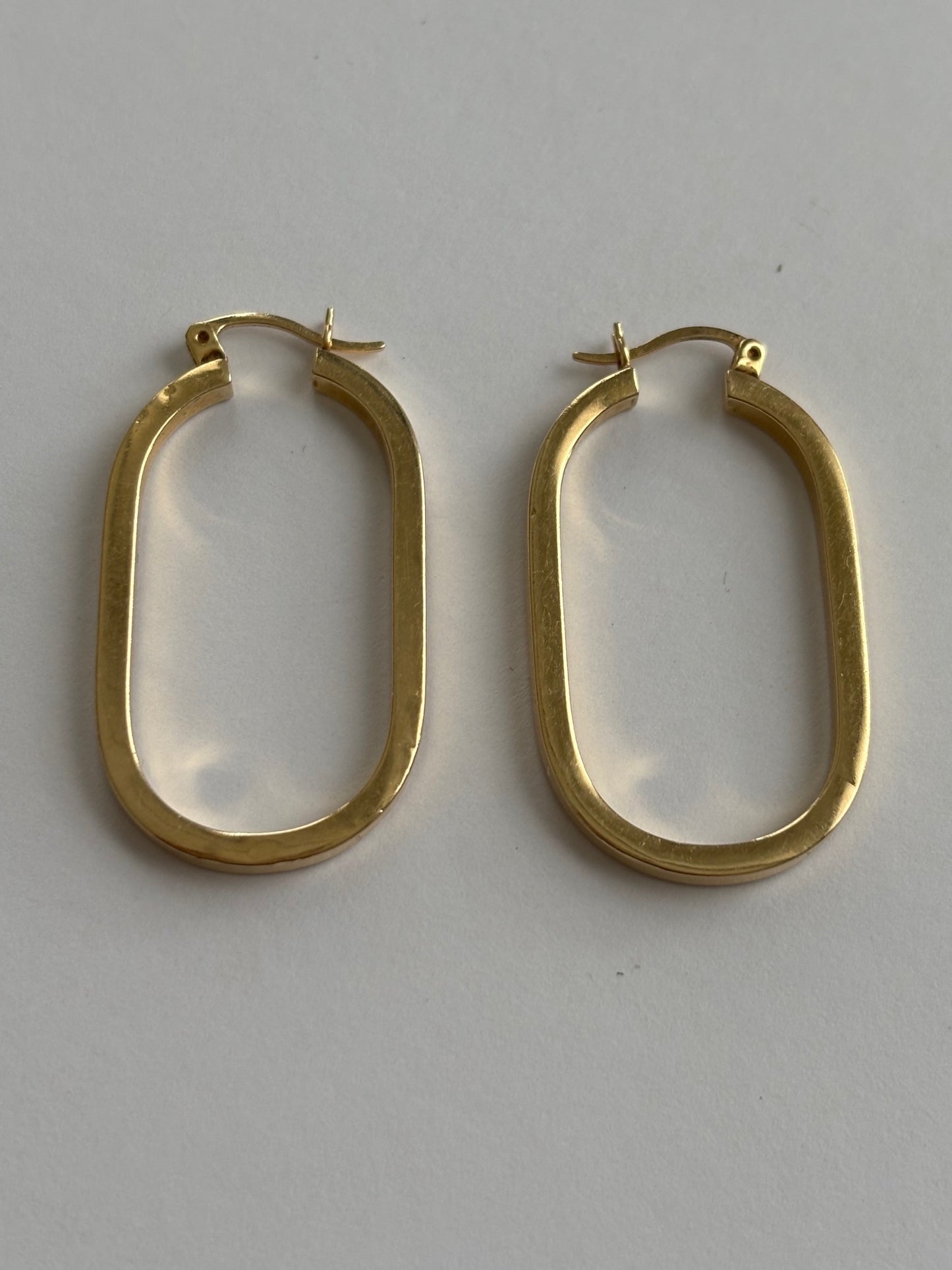 Vintage 14k Gold Oval Hoop Earrings