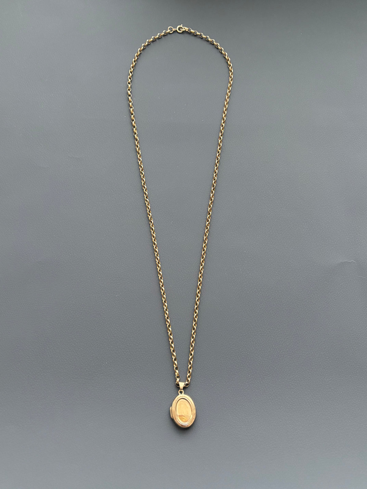 Vintage 9k Gold Oval Locket & Chain Necklace
