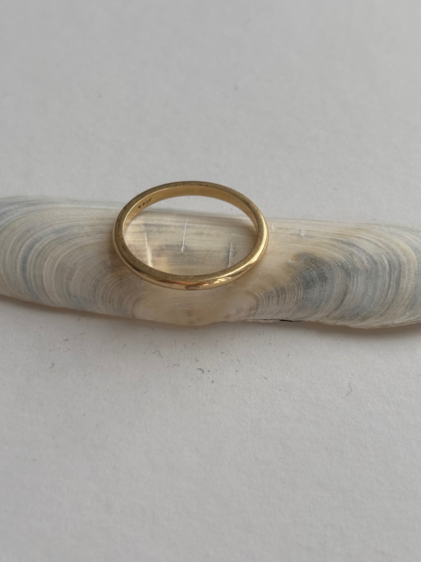 Vintage 14k Gold Band Ring 2.5mm