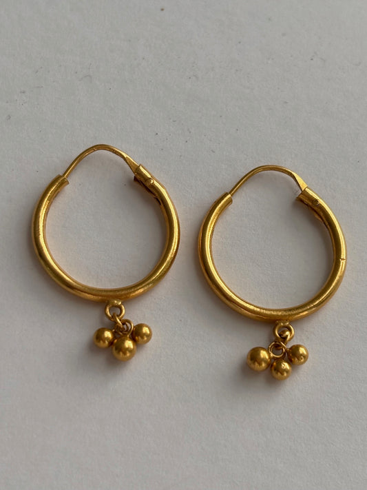 Vintage 22k Gold Hoop Earrings w Detail