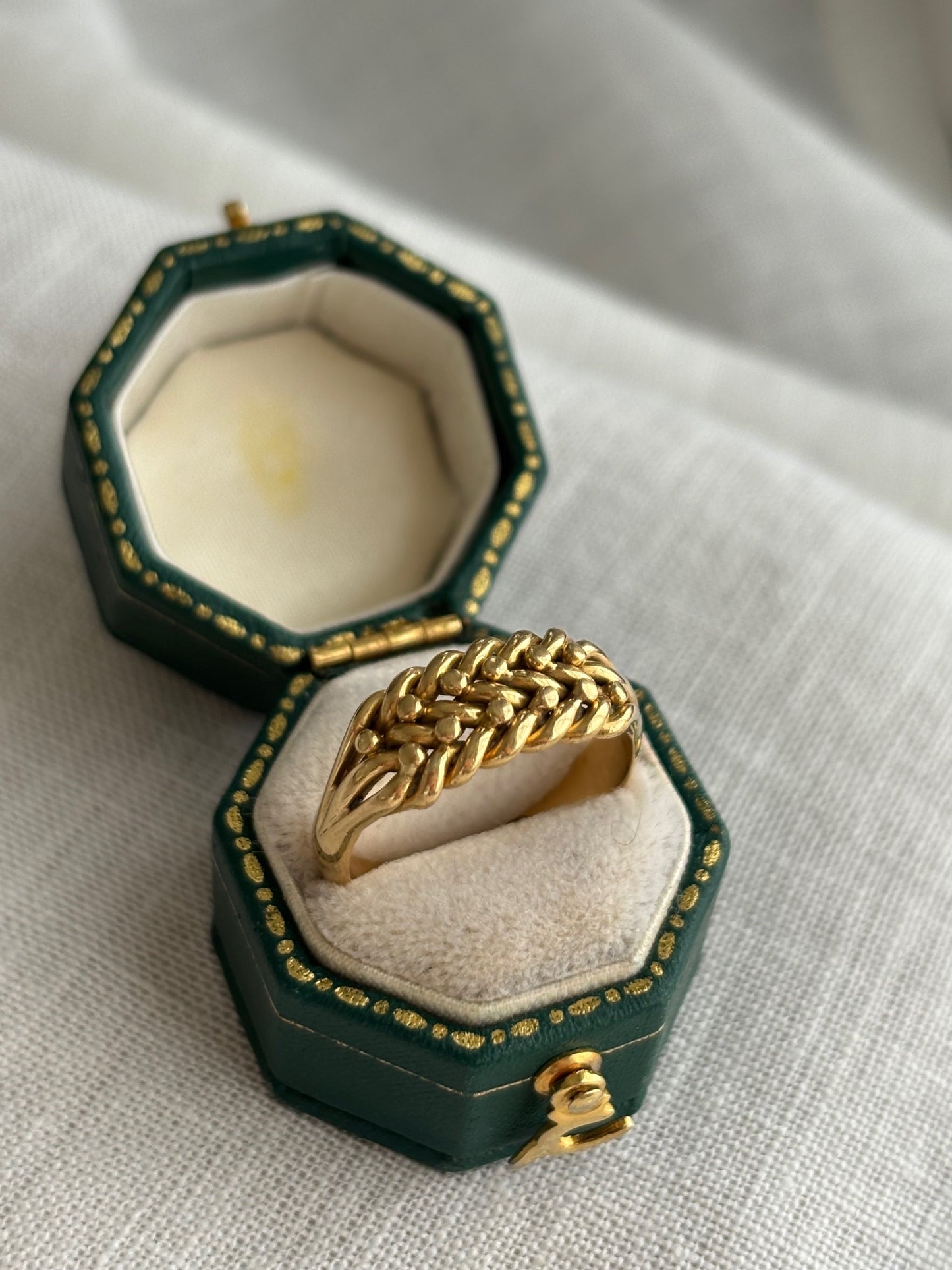 Antique 1900 18k Gold Keeper Ring