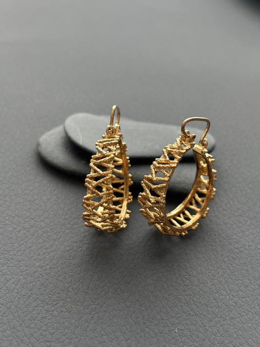 Vintage 9k Gold Sculptural Openwork Earrings