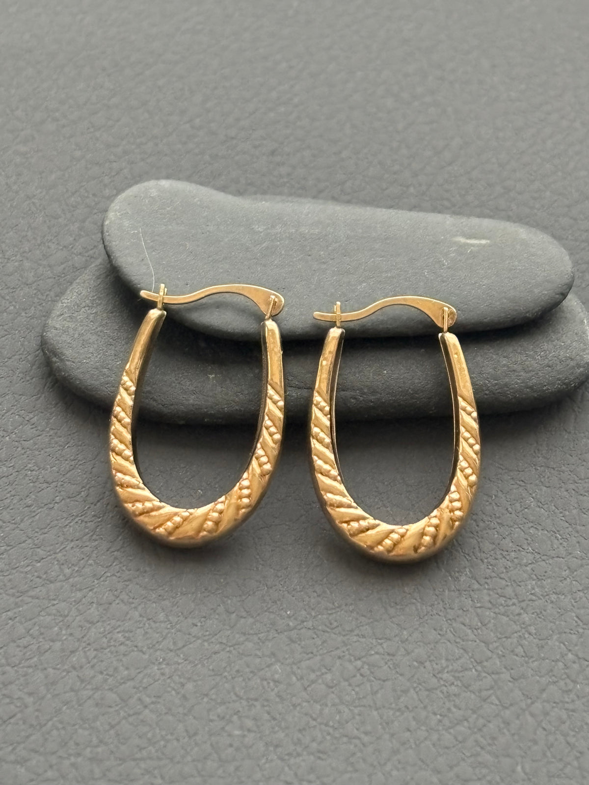 Vintage 9k Gold Textured Oval Hoop Earrings
