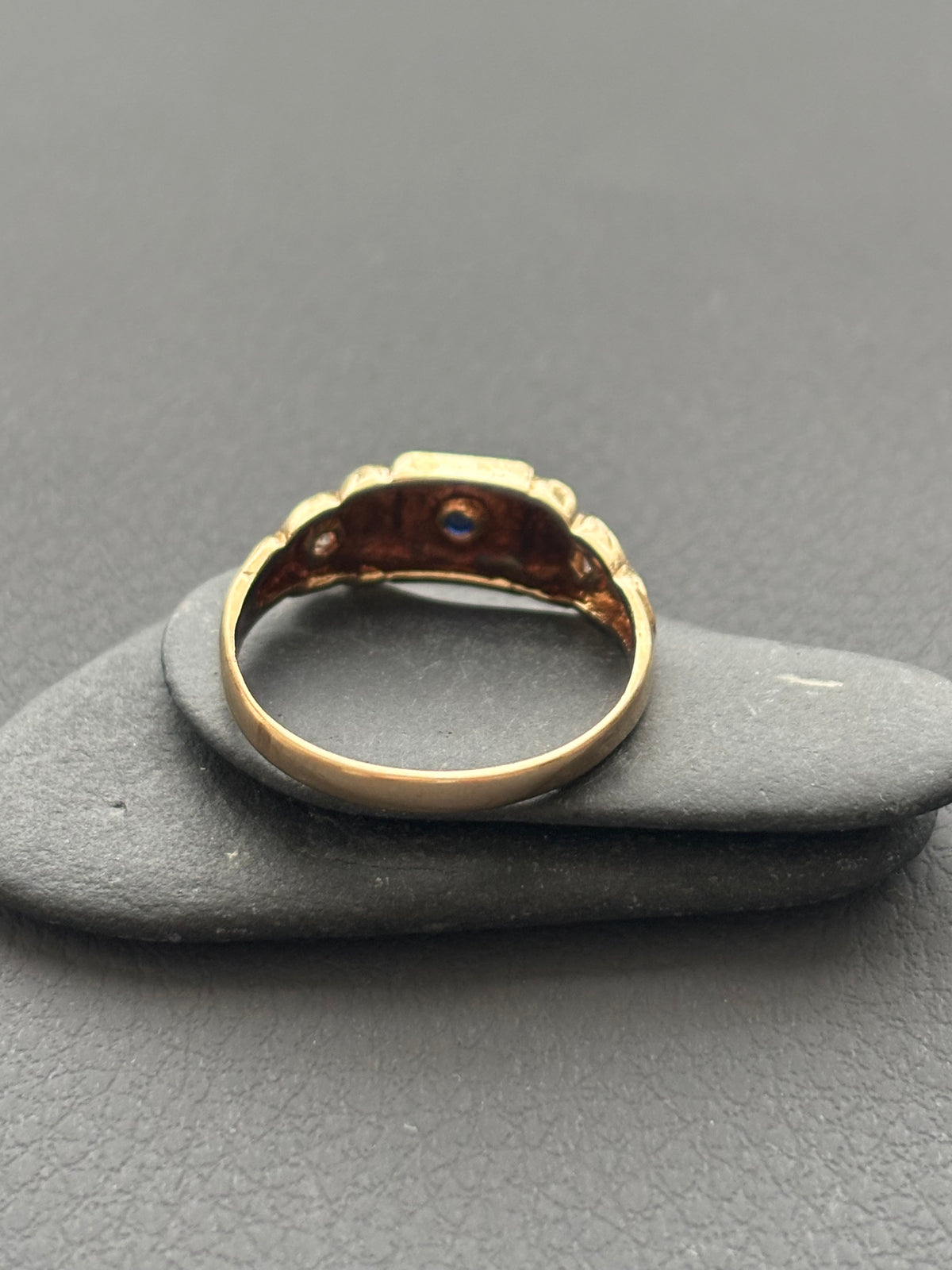 Antique 9k Gold Sapphire & Diamond Gypsy Ring