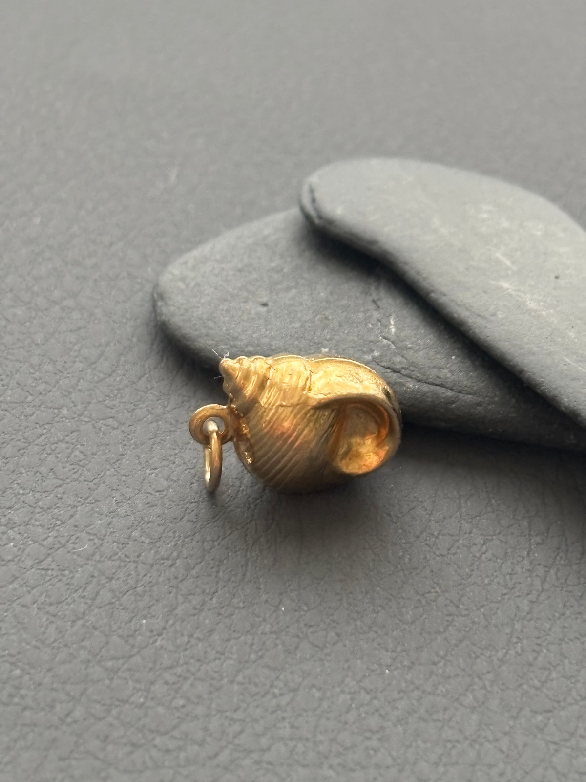 Vintage 9k Gold Seashell Charm