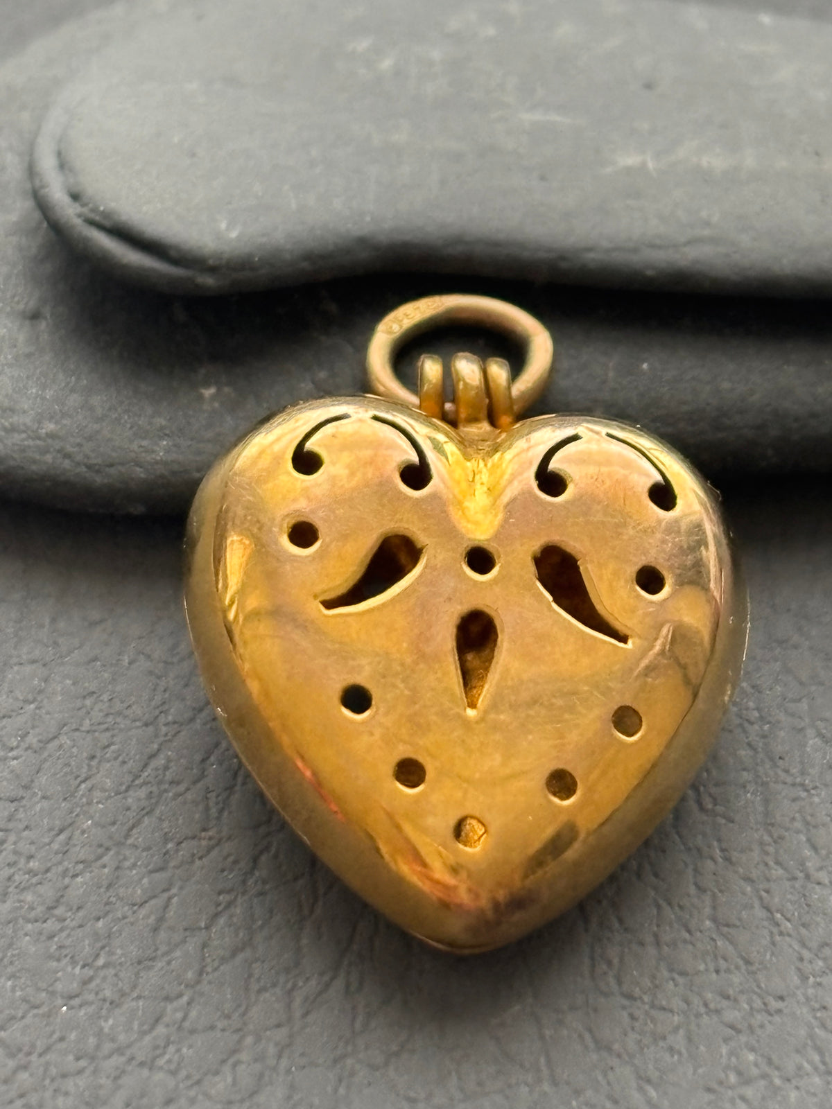 Vintage 9k Gold Pierced Heart Locket Charm