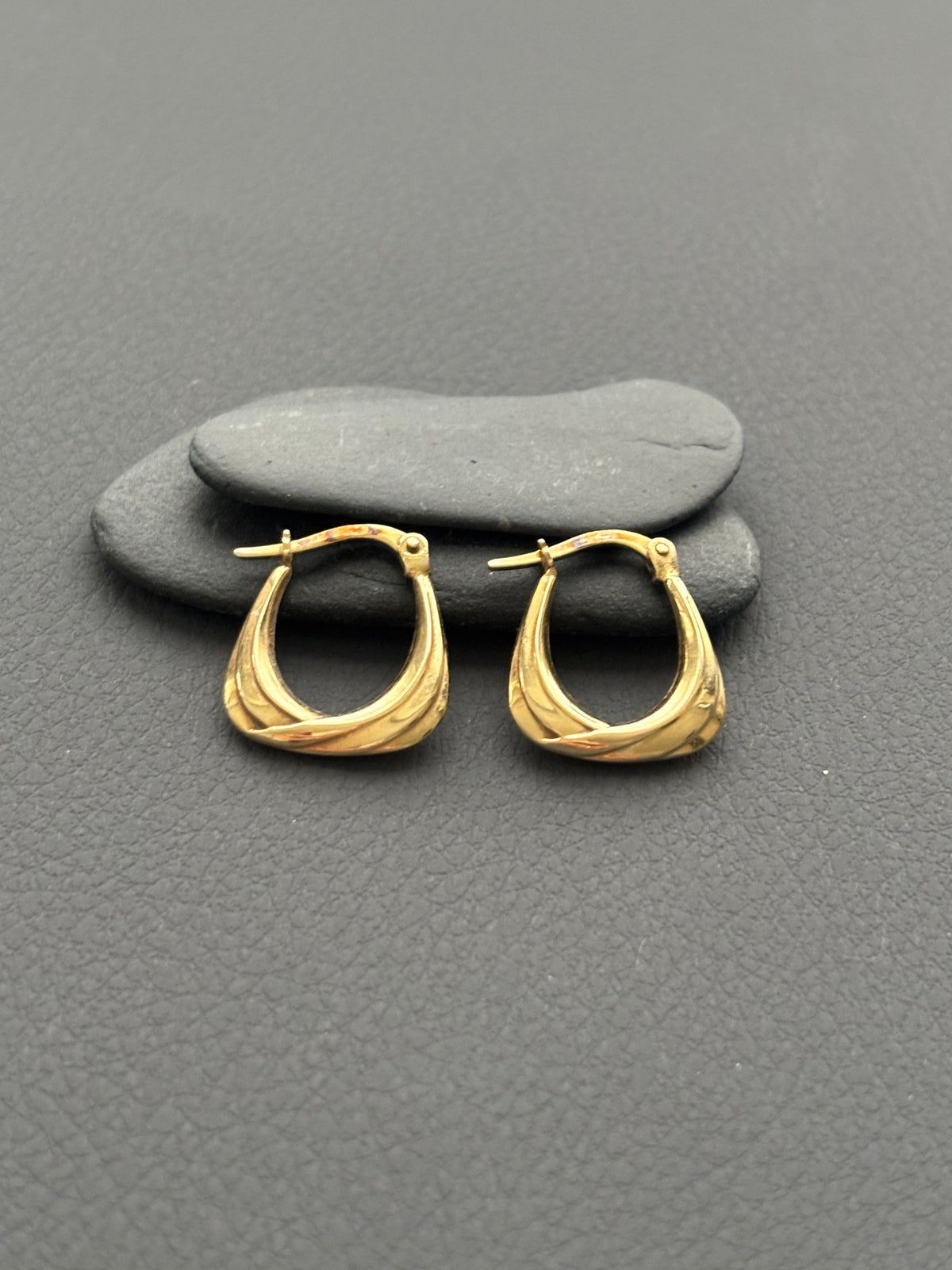 Vintage 9k Gold Sculptural Hoop Earrings