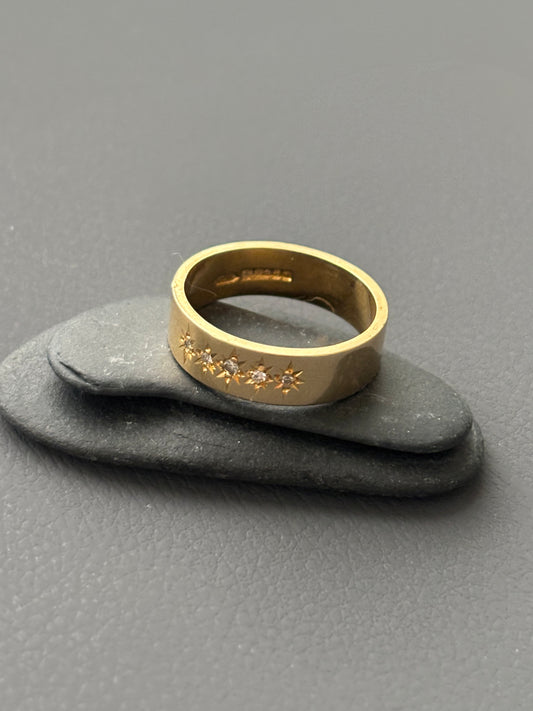18k Gold Five Diamond Star-Set Band Ring