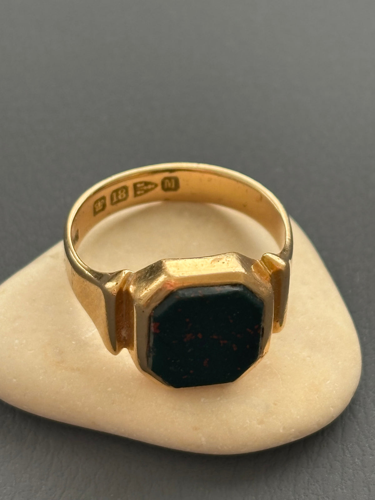 Antique Victorian 18k Gold Bloodstone Signet Ring