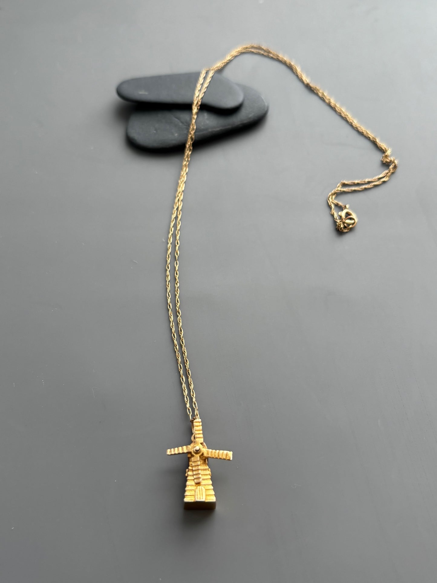 Vintage 1962 9k Gold Windmill Charm Pendant Necklace