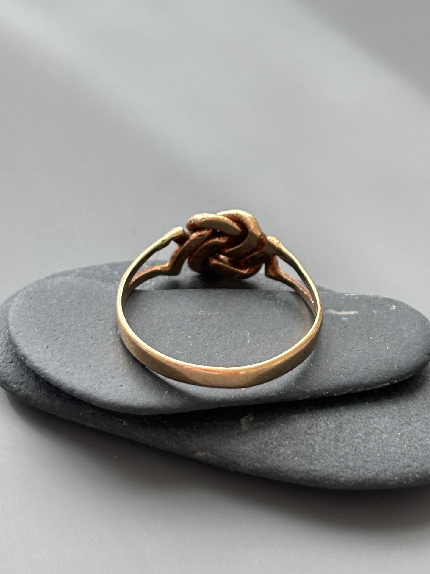 Vintage 9k Gold Celtic Knot / Lover's Knot Ring