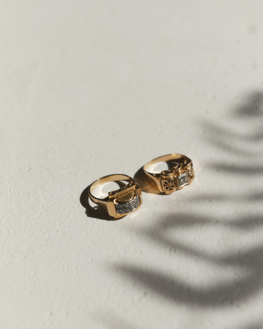French 1940's 18ct Gold and Diamond Tank Ring